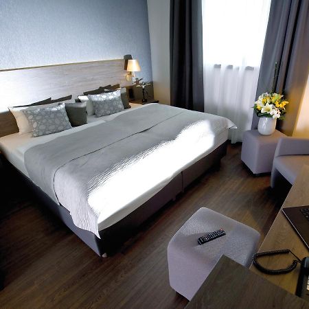 Hotel Eislinger Tor Eislingen/Fils Extérieur photo